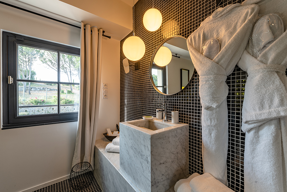 Juxtaposition marbre blanc